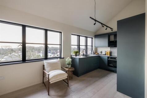 Harley Court, E11