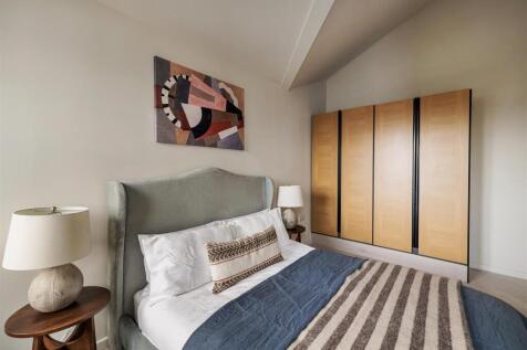 Harley Court, E11