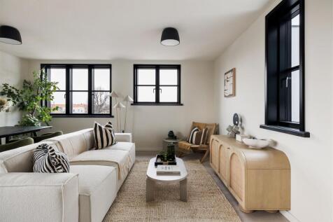 Harley Court, E11