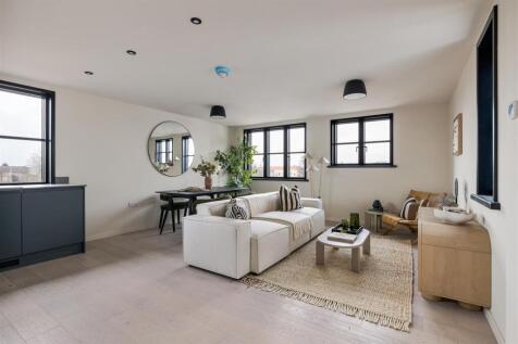 Harley Court, E11