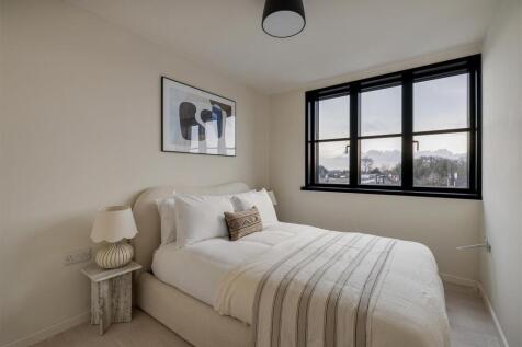 Harley Court, E11