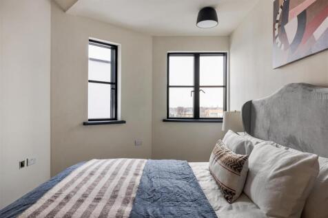 Harley Court, E11