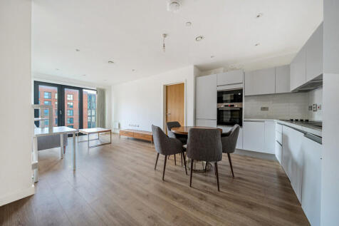 1385345-6-6926d8c...