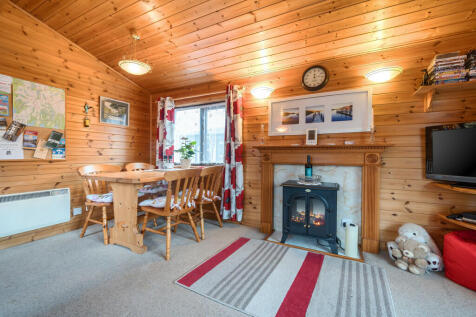 Living / Dining R...