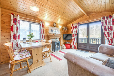 Living / Dining R...