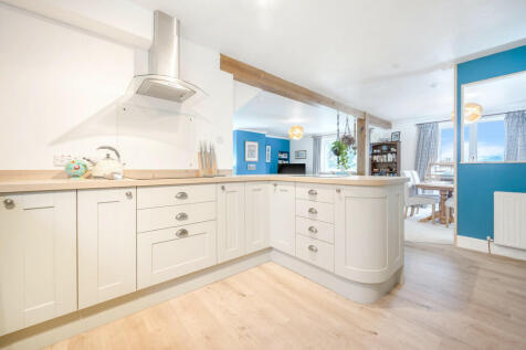 Kitchen / Living ...