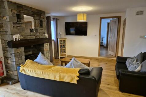 Newlands Cottage ...