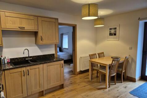 Newlands Cottage ...