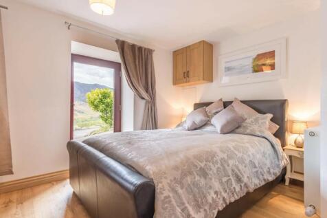 Newlands Cottage ...