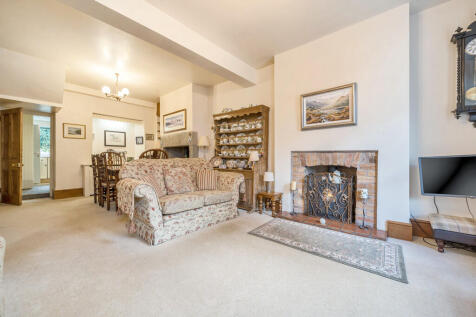 Living / Dining R...