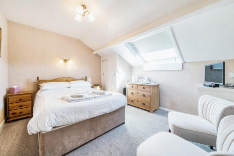 Guest Bedroom Nin...