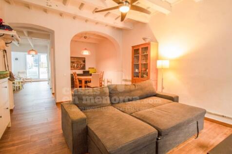 House with patio in Mahon