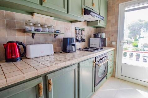 Villa with sea views in Addaia