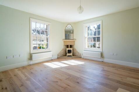 Living Room-2.jpg
