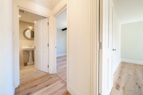 2nd floor landing.jpg