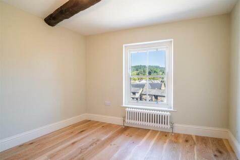 Bedroom 1.jpg