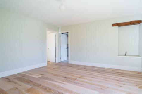 Living Room-5.jpg