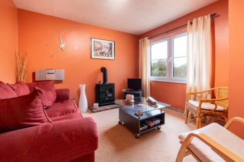 Living Room-2.jpg