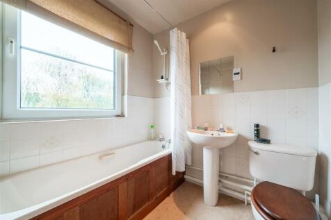 Bathroom.jpg