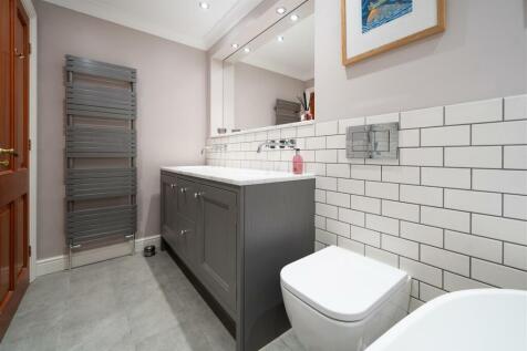 Dowmstairs Bathroom-3.jpg