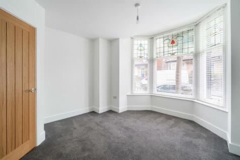 Bedroom 1-2.jpg