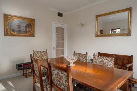Dining Room-3.jpg
