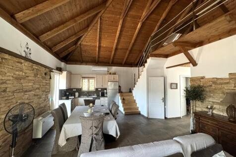 Dining &amp; kitchen