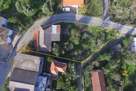 Aerial view &amp; border