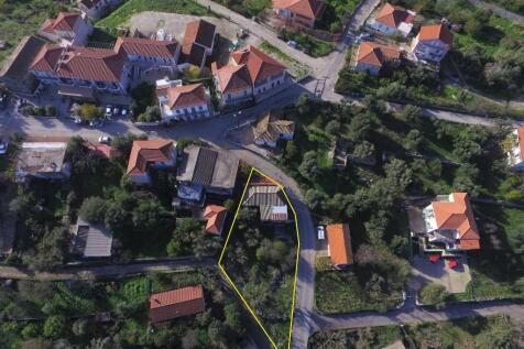 Aerial view &amp; border