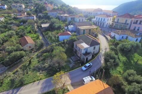 Aerial view &amp; border
