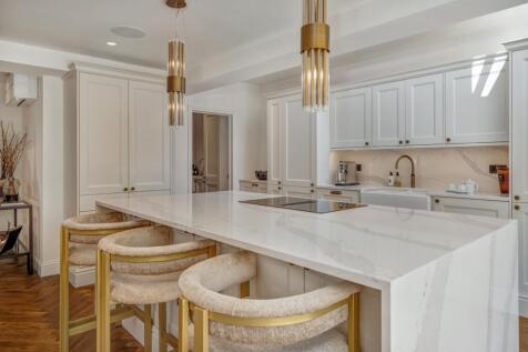 Quartz Waterfall Island