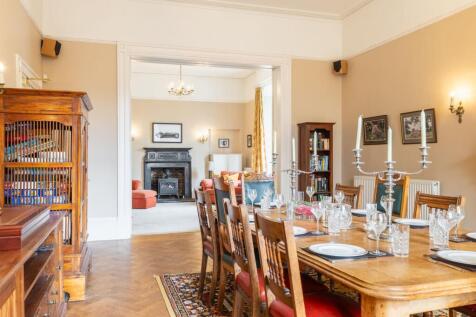 Spectacular dining room