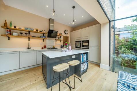 Kitchen Diner Island