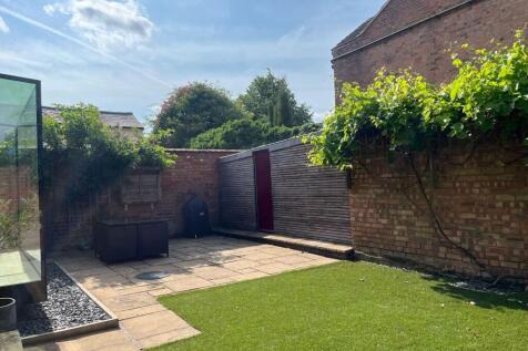 Private South Facing Garden