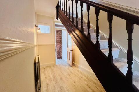HALLWAY (4).jpg