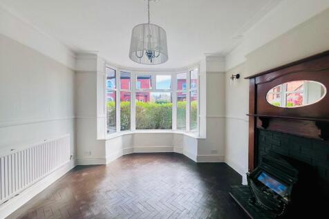 LIVING ROOM.jpg