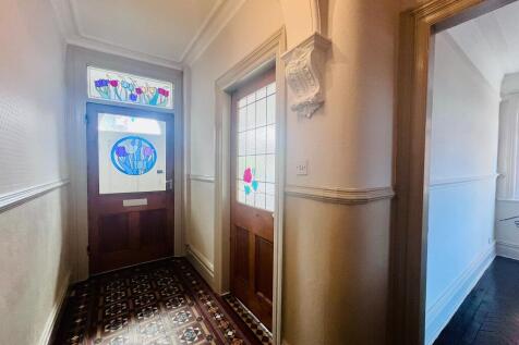 HALLWAY (2).jpg