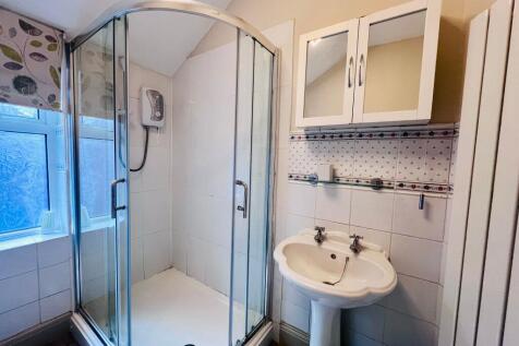 BATHROOM (3).jpg