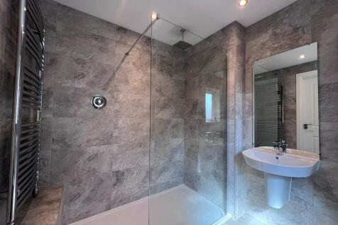 ENSUITE (4).jpg