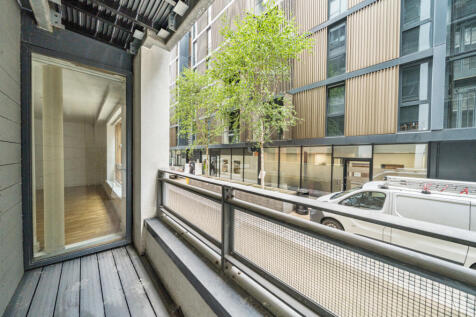 1305771-4-684bf40...