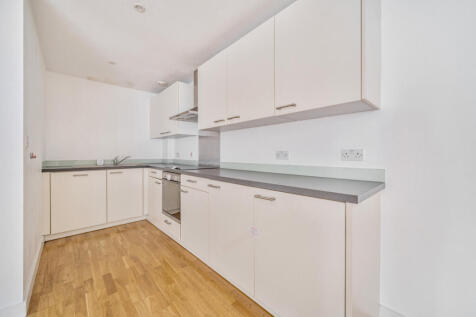 1305771-6-684bf6b...