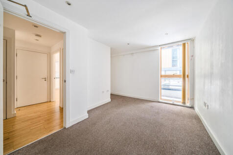 1305771-9-684bf9e...