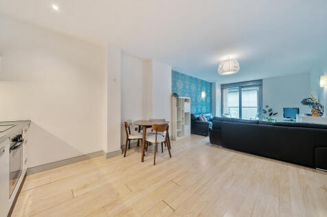 1318762-3-687e234...