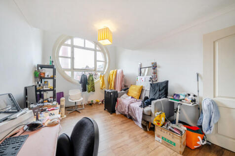 1324809-2-689a19a...