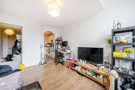 1324809-4-689a19d...