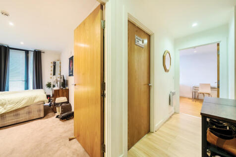 1330802-5-68a5a21...