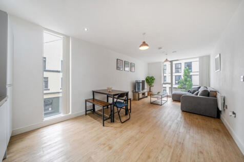 1348573-11-68b972...