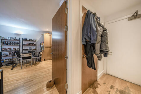 1357773-7-68cbf6e...