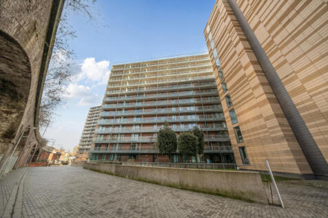 1405460-15-697a1e...