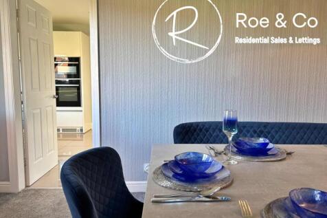Dining room into the kitchen